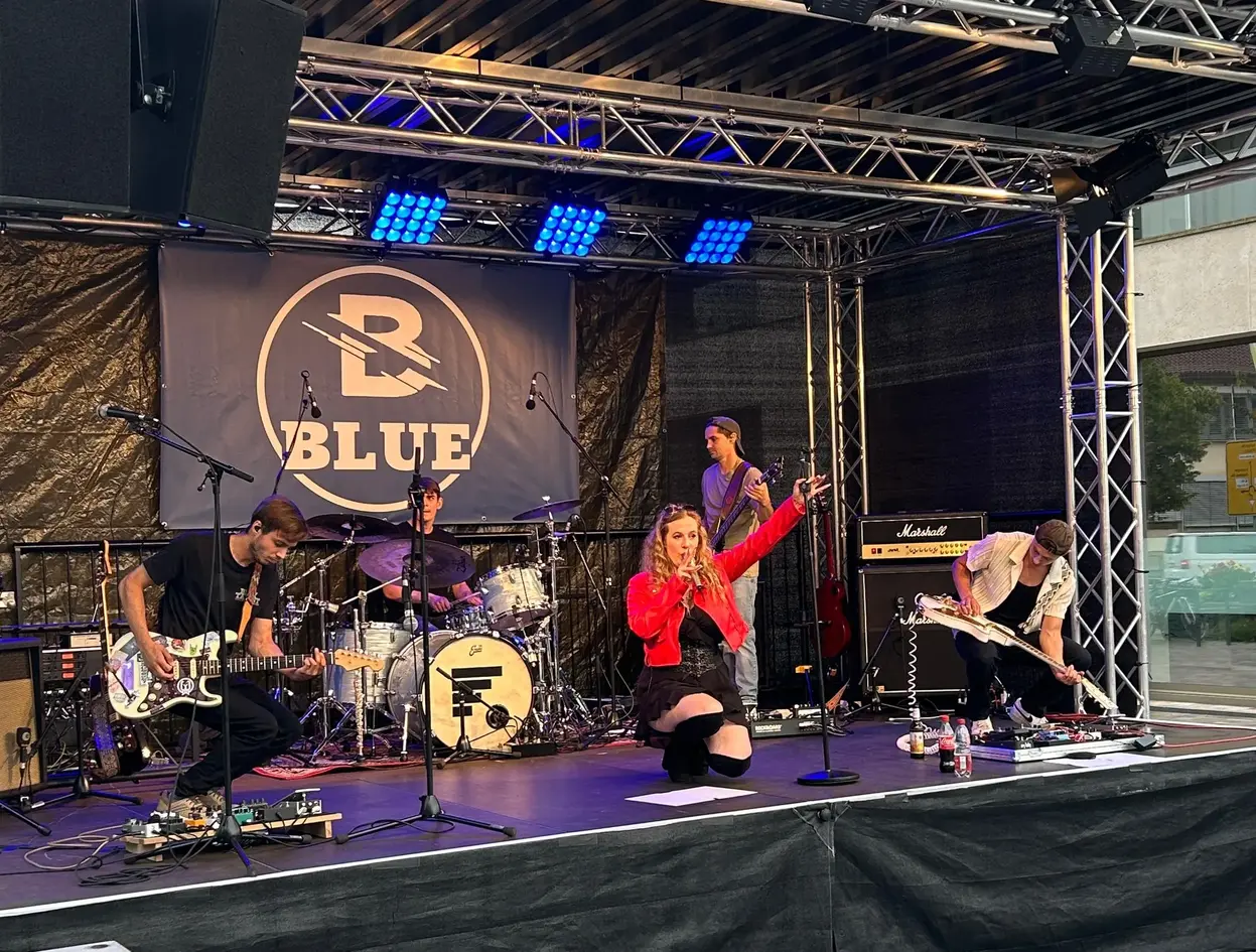 Band frontal, how low